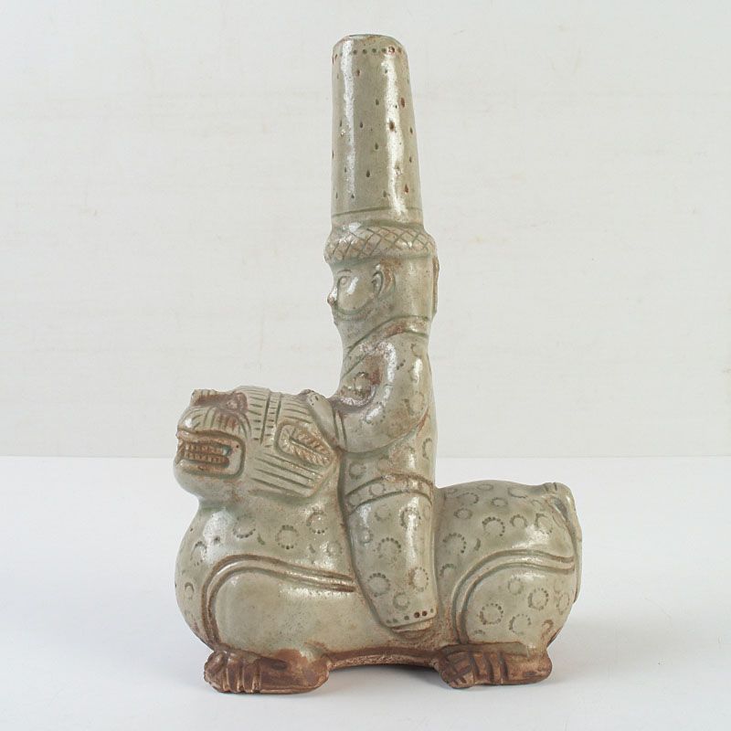 中国 龍泉窯 青磁 神獣人物花入 花器 N S426 - メルカリ