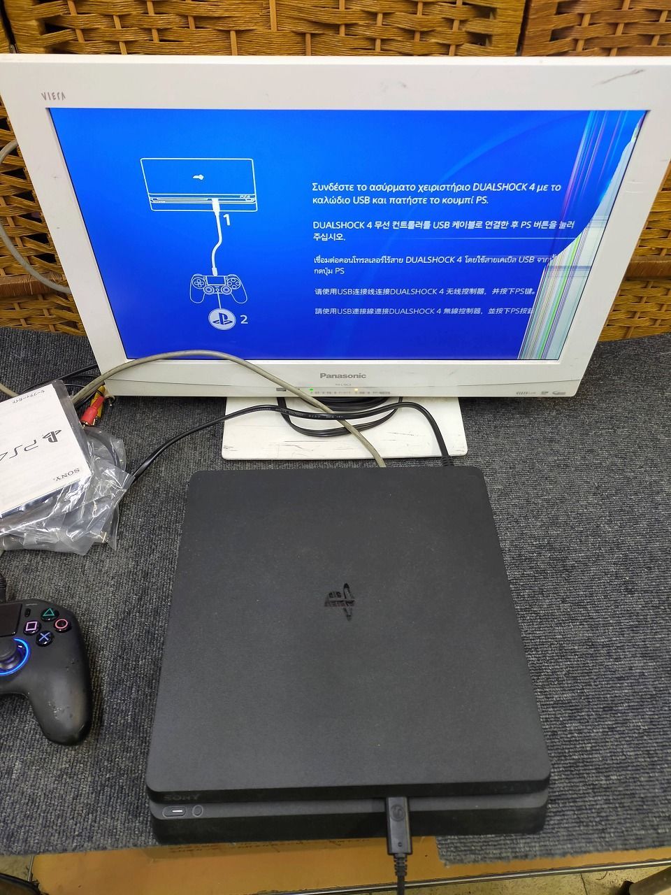 PlayStation 4 ジェット ブラック 1 TB CUH- メーカー 状態 初期化のみです