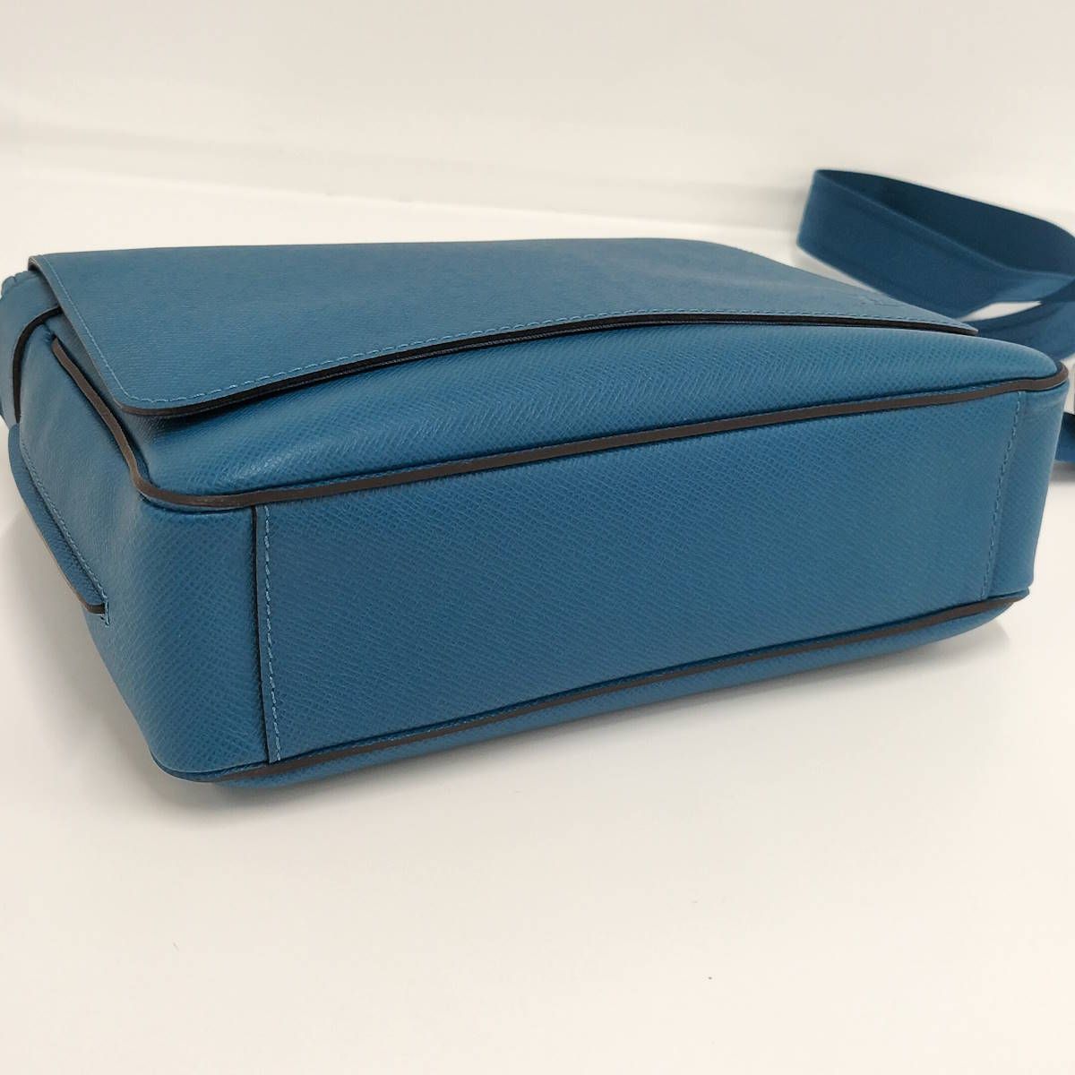 LOUIS VUITTON ロマンPM ショルダーバッグ タイガ レザー アイスバーグ