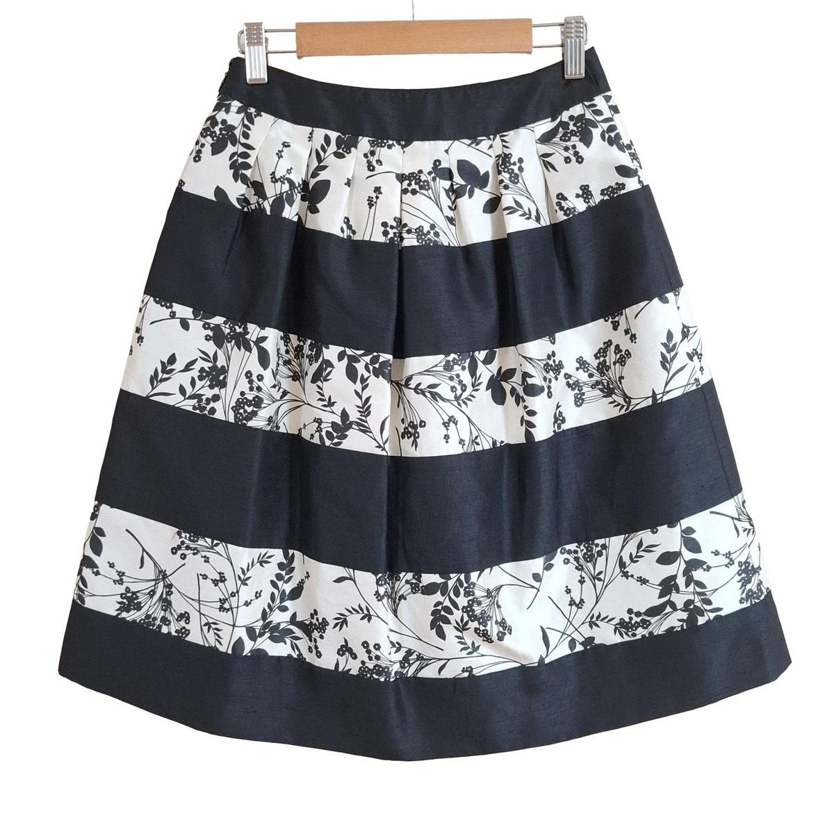 TO BE CHIC(トゥービーシック) スカート サイズ38 M レディース - 黒