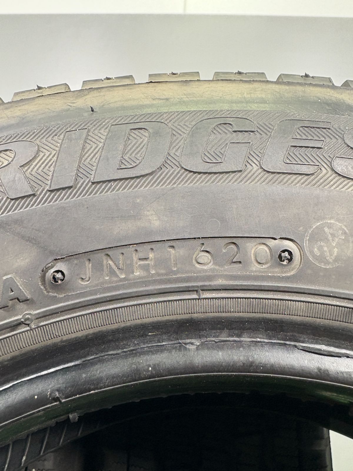  145 R 12 LT ブリヂストン W 300 2020年製 4本 冬 タイヤ スタッドレス TA 833 12インチ以下 スタッドレス