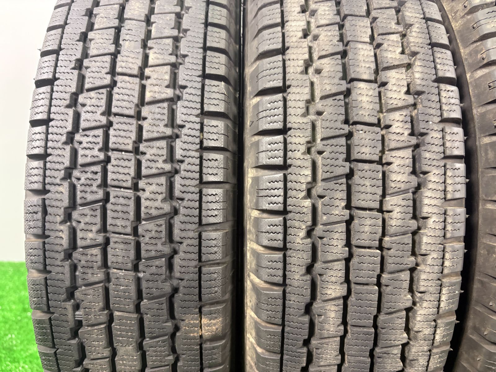 145 R 12 LT ブリヂストン W 300 2020年製 4本 冬 タイヤ スタッドレス TA 833