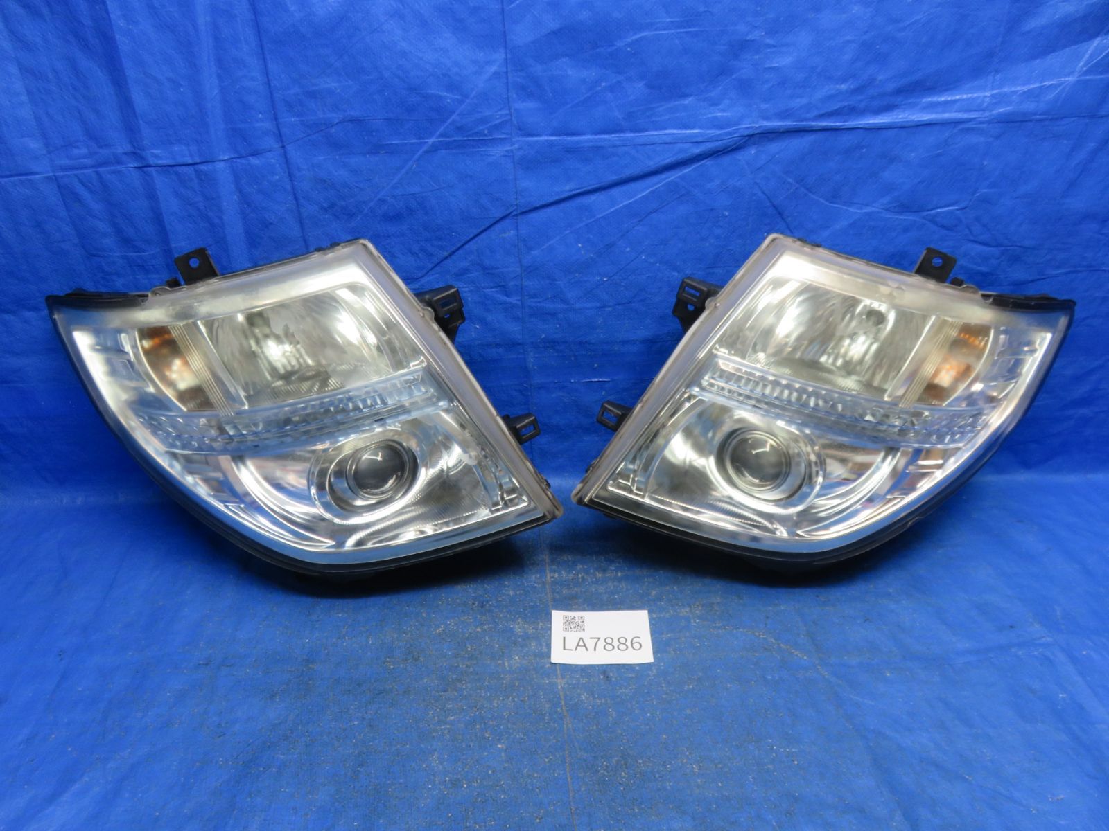 LA7886* 現状渡し エルグランド E51/後期 ヘッドライト HID ヘッド