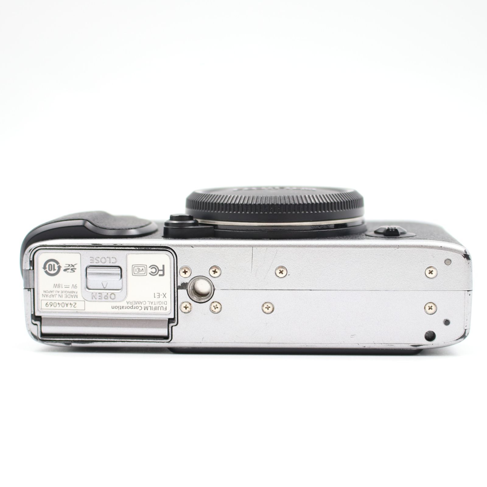□極上品□ FUJIFILM X-E1 ボディ シルバー ミラーレス一眼レフカメラ