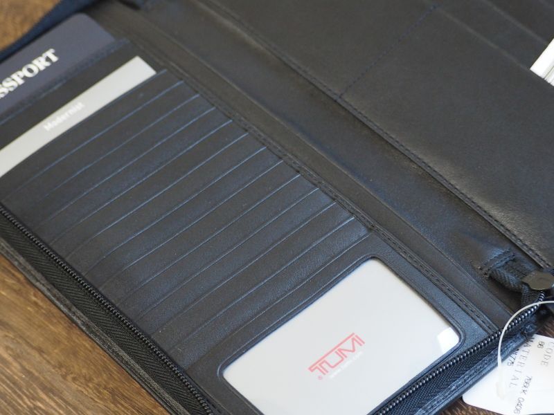  TUMI トゥミ トラベルウォレット パスポートケース ブラック レザー カードケース 小物