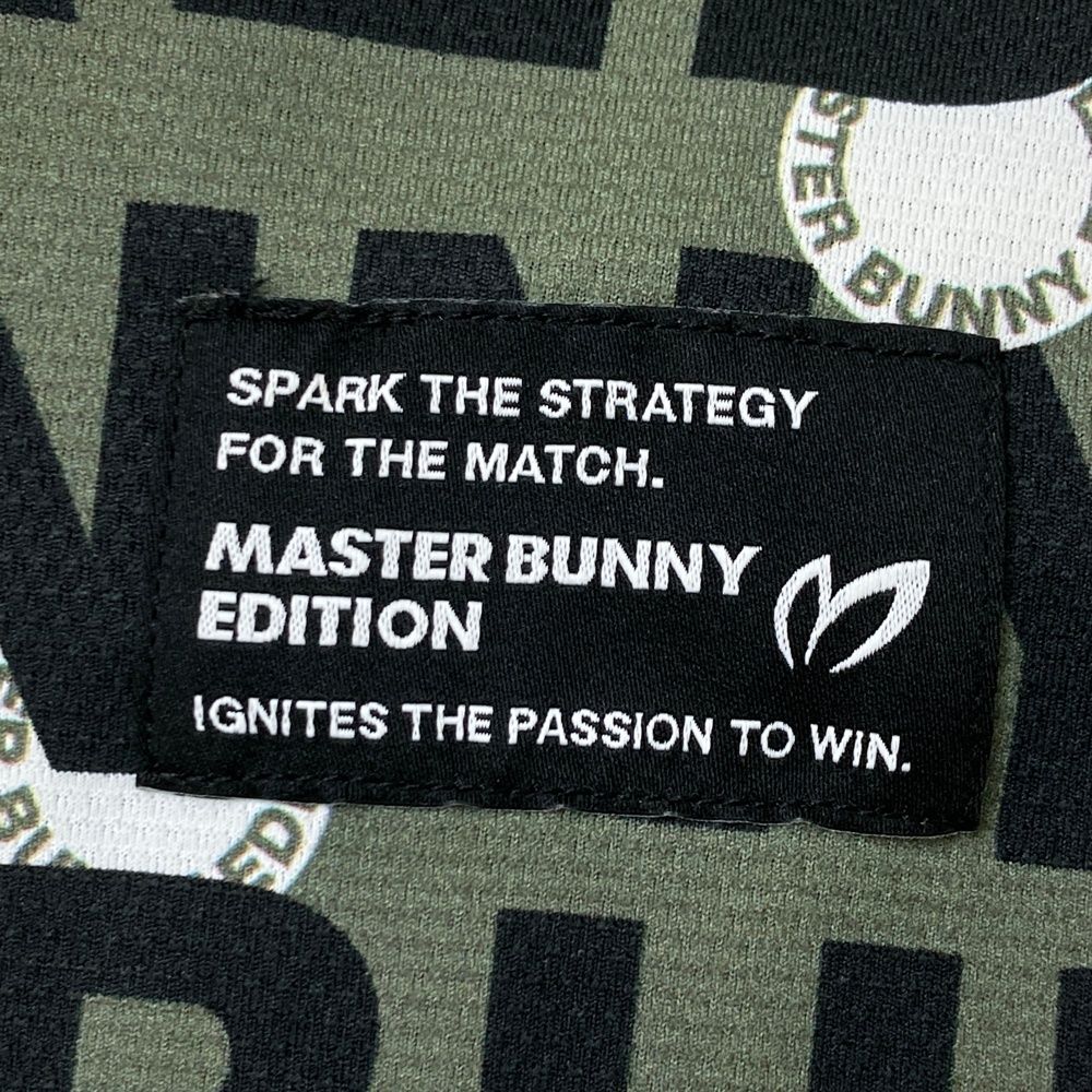 サイズ：0 MASTER BUNNY EDITION マスターバニーエディション 2024年モデル ハイネックノースリーブシャツ 総柄 カーキ系 [240101577945] ゴルフウェア レディース ストスト サイズ：0 MASTER BUNNY EDITION マスターバニーエディション 2024年