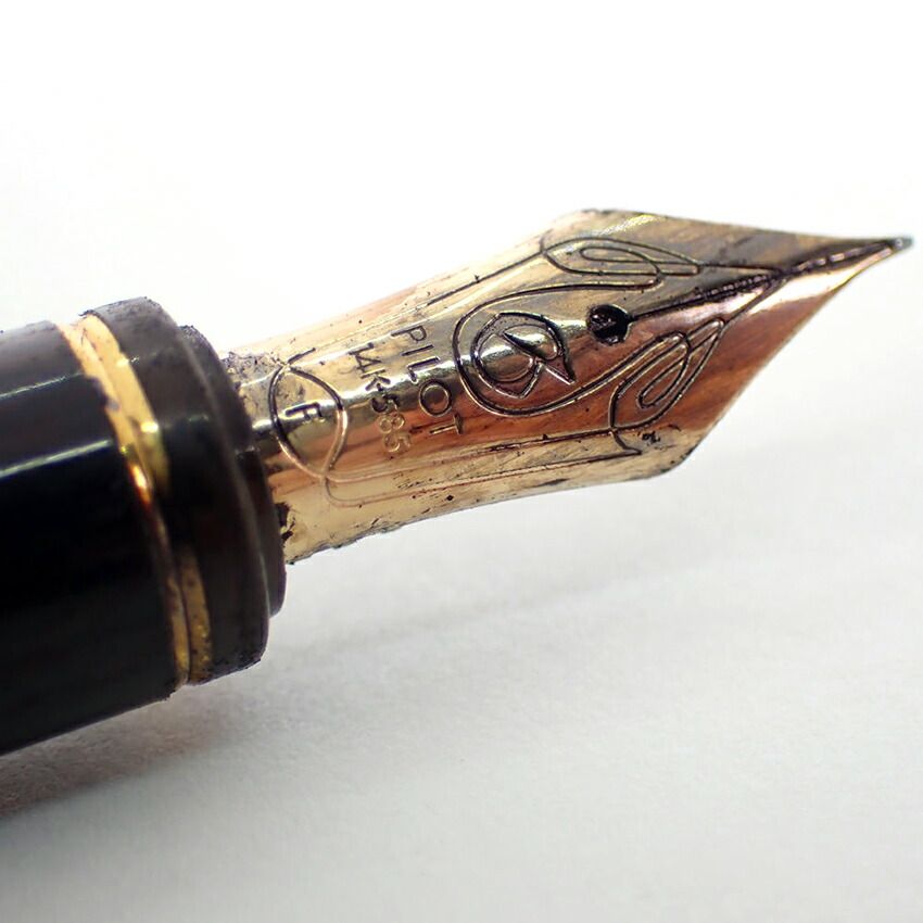 モンブラン 320 ブラック ゴールド金具 万年筆 ペン先14 K j 75 6