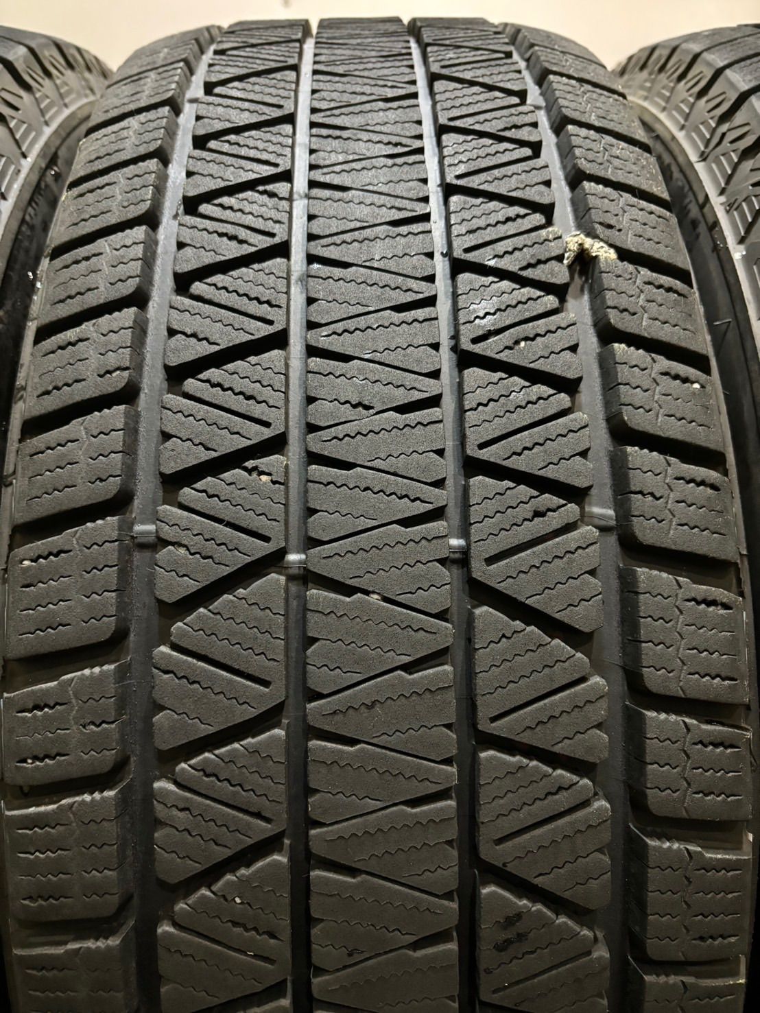  265 65 R 17 DM V 3 22年製 スタッドレス 4本 ブリヂストン ブリザック ランクル プラド サーフ ハイラックス 南8 K 985 17インチ スタッドレス