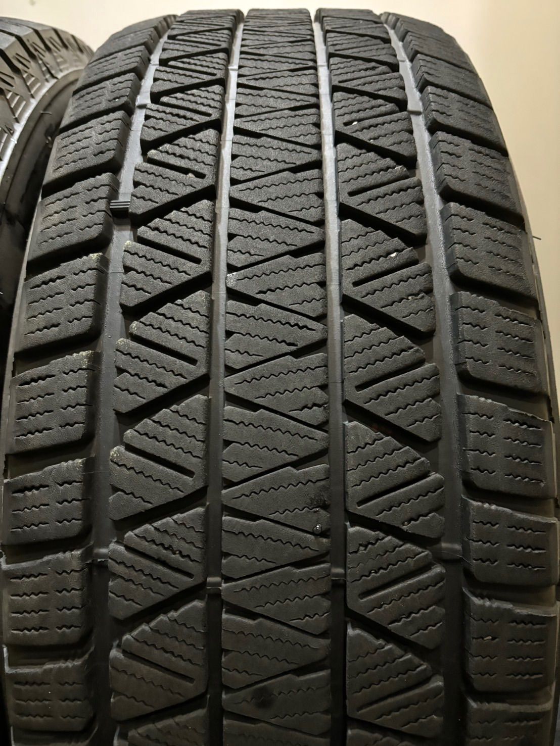 265 65 R 17 DM V 3 22年製 スタッドレス 4本 ブリヂストン ブリザック ランクル プラド サーフ ハイラックス 南8 K 985