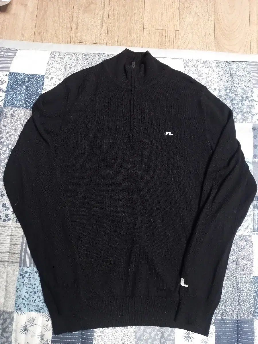 J リンドバーグ ブラック ハーフネック ニット 105