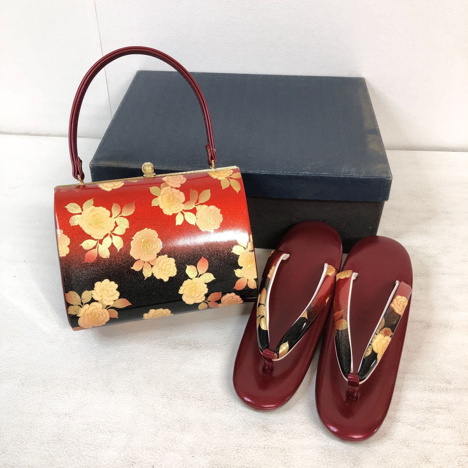 良品】草履 バッグ セット 黒 赤 金 グラデーション 薔薇 バラ 23cm M