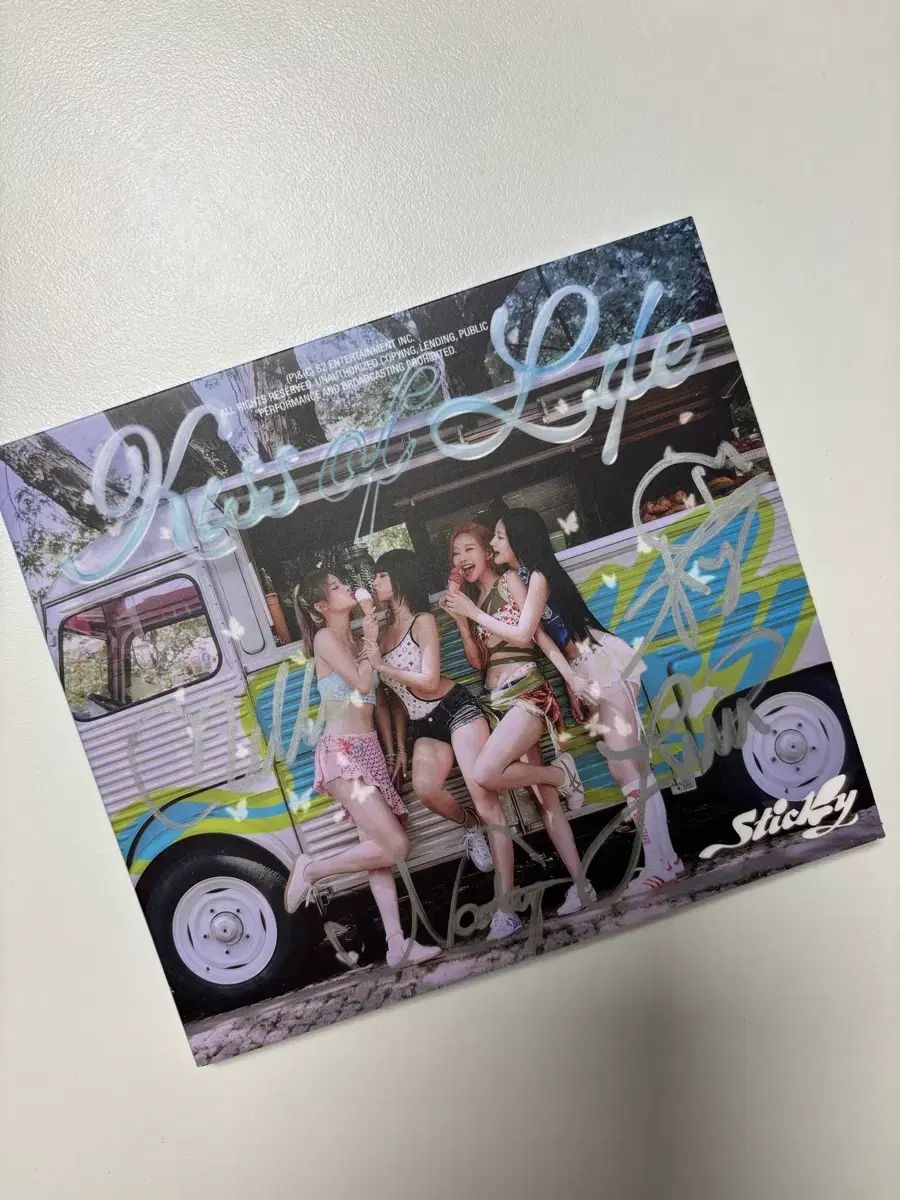 KISS OF LIFE(キスオブライフ・KIOF) sticky サイン入り アルバム