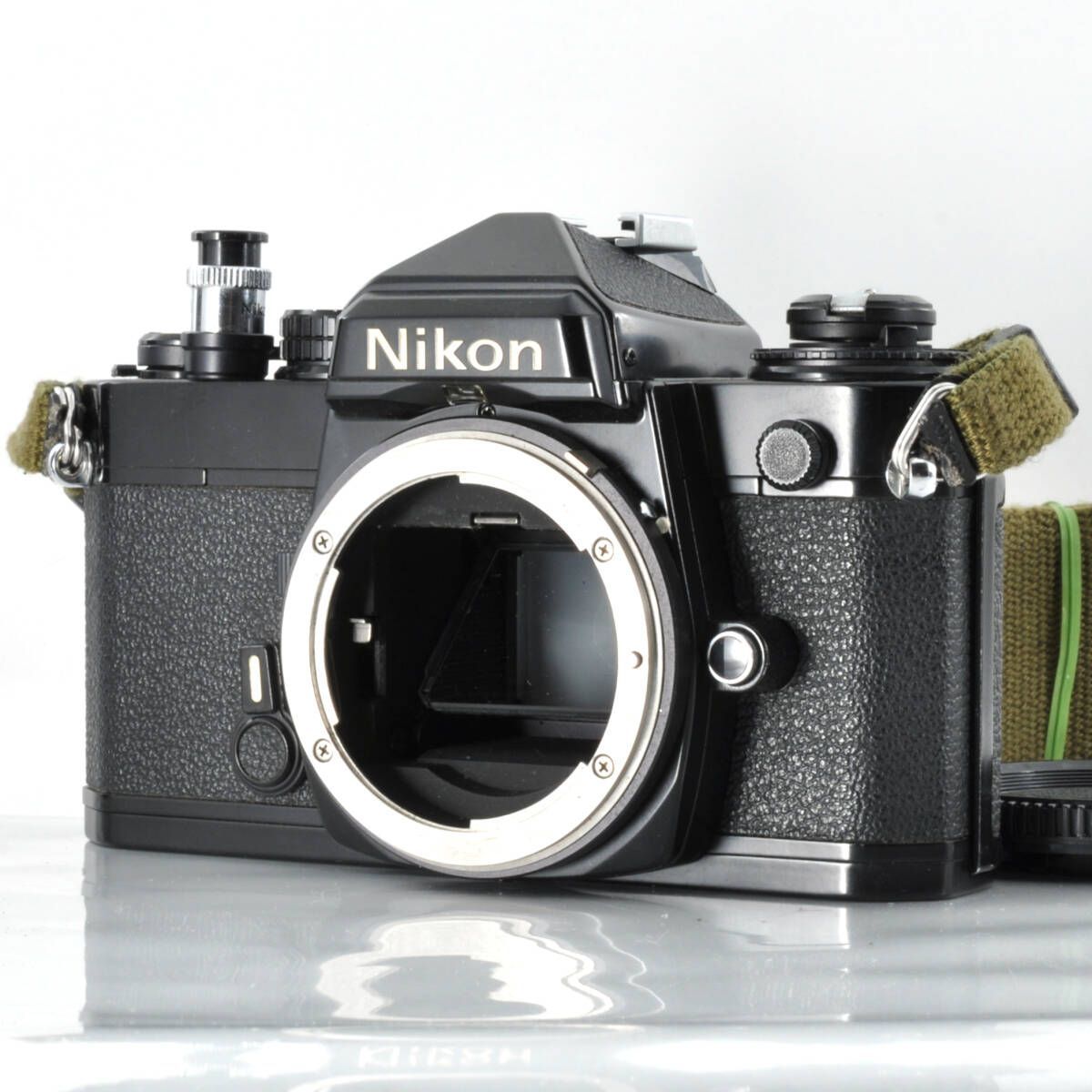 ニコン】Nikon FE ブラック フィルムカメラ + ソフトシャッター