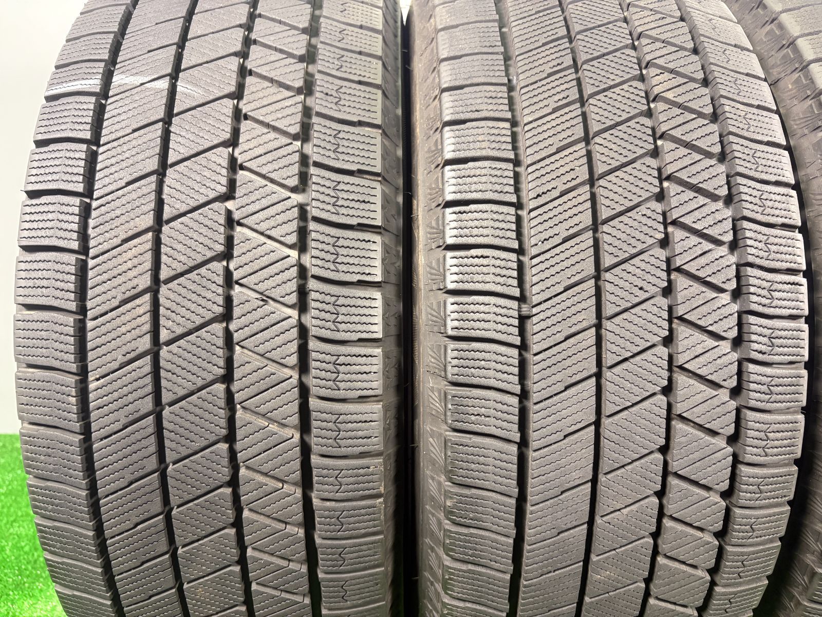 205 55 R 16 ブリヂストン VRX 3 製 4本 冬 タイヤ スタッドレス TA 842