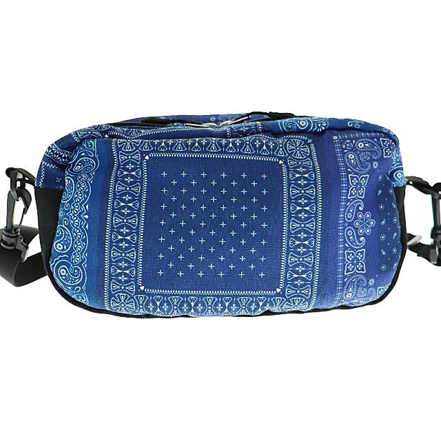 美品 challenger ショルダーポーチ チャレンジャー CHALLENGER 22SS BANDANA SHOULDER POUCH バンダナ柄