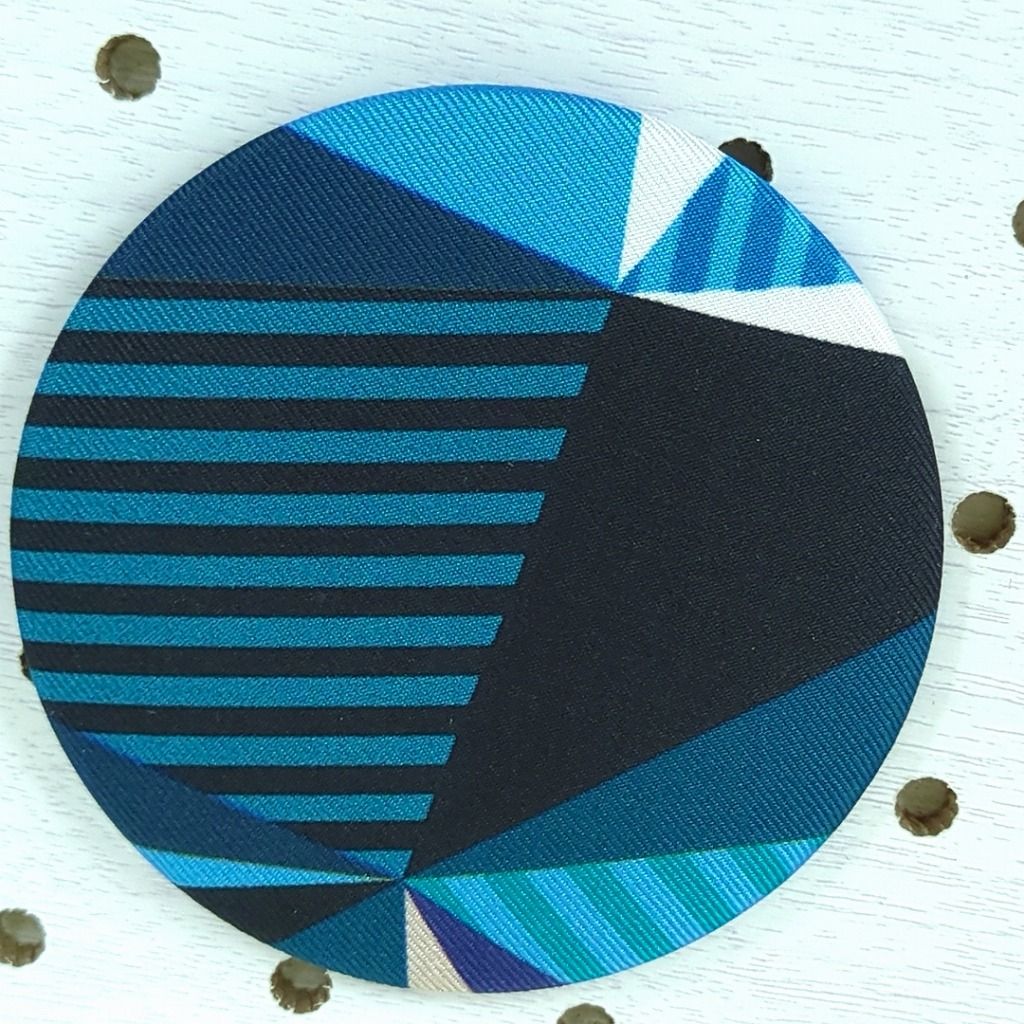 エルメス プティアッシュ シルク ピンブローチ バッジ ブルー ブラック エルメス プティアッシュ シルク ピンブローチ バッジ ブルー ブラック