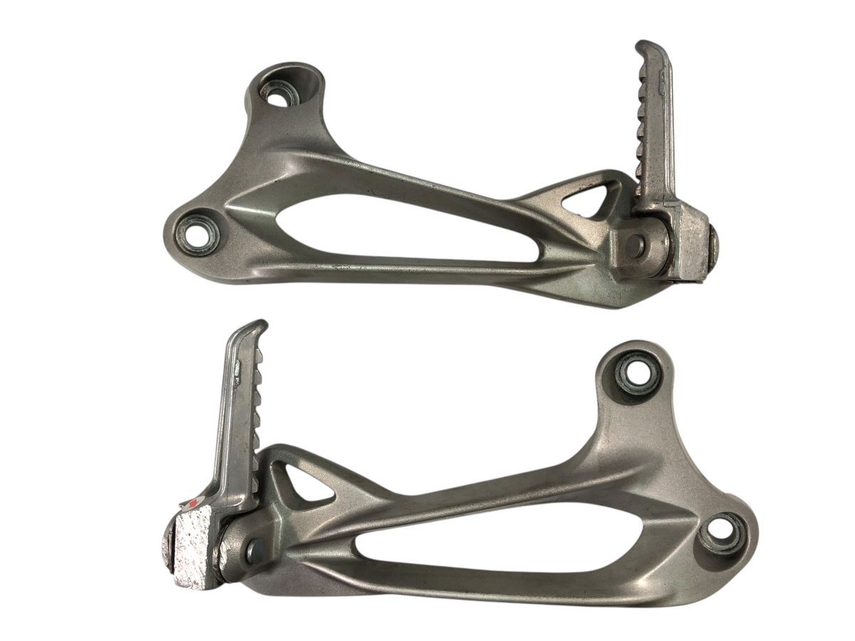 Kawasaki ZX-10R ZXT00D 06-07 タンデムステップ 左右セット 割れ欠け