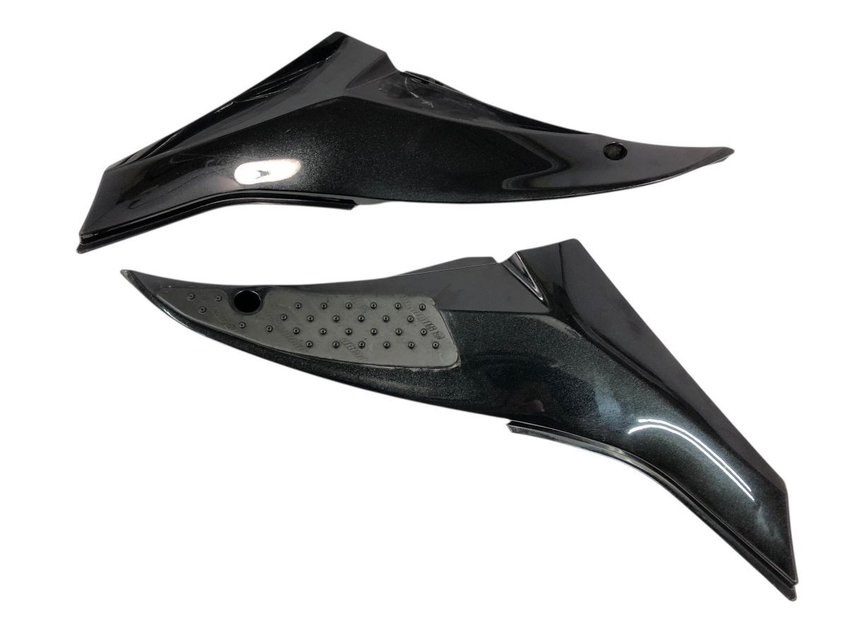 Kawasaki ZX-10R ZXT00D 06-07 サイドカバー 左右セット 割れ欠け無し