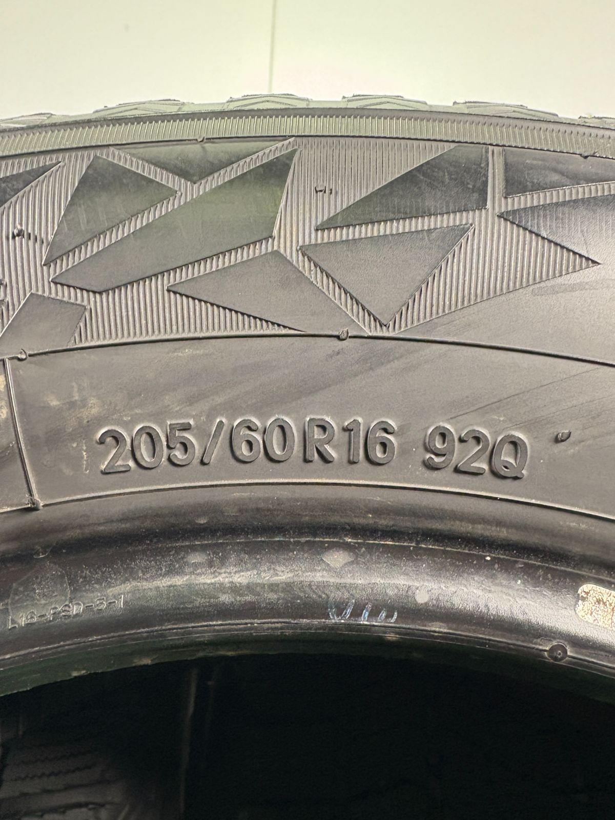  205 60 R 16 トーヨー GIZ 2 2020年製 4本 冬 タイヤ スタッドレス TA 843 16インチ スタッドレス