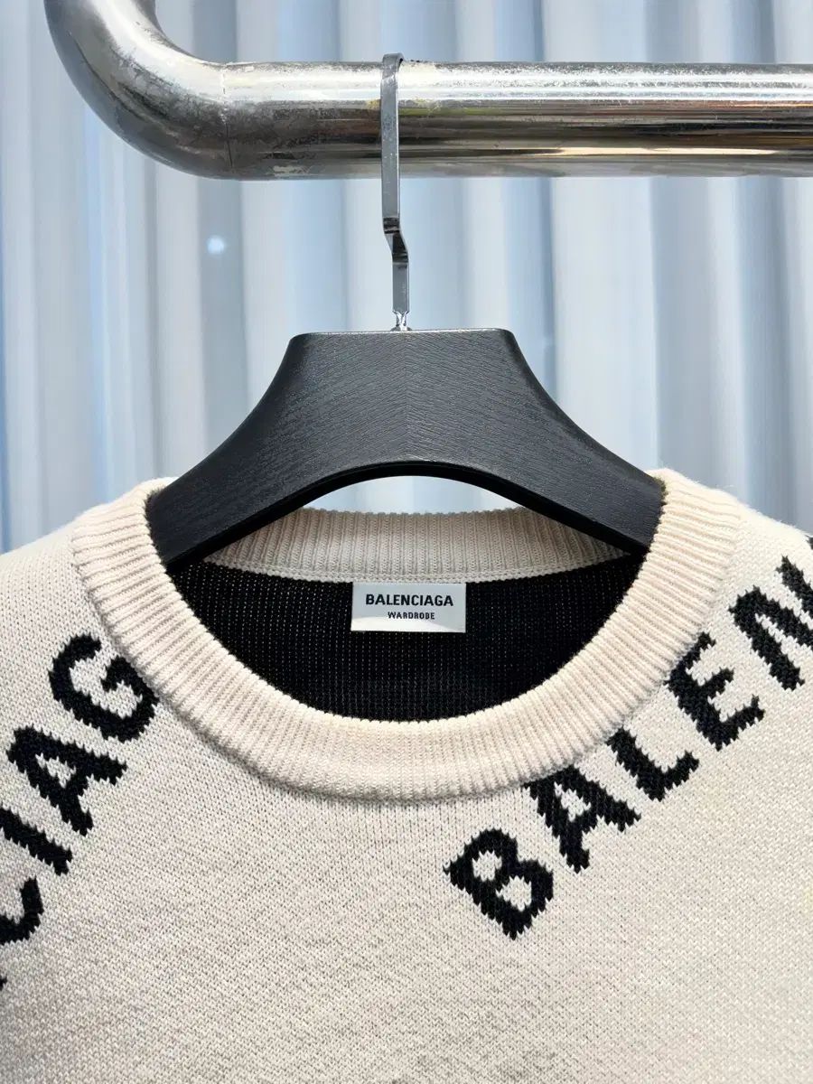 m*a様 バレンシアガ ロゴ 総柄 ニット M BALENCIAGA - バレンシアガロゴ総柄ニット / メンズ / ネイビー