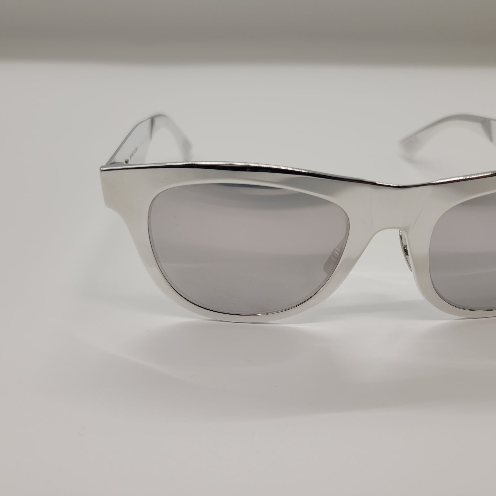 BOTTEGA VENETA ボッテガヴェネタ サングラス BV1052S 002 シルバー