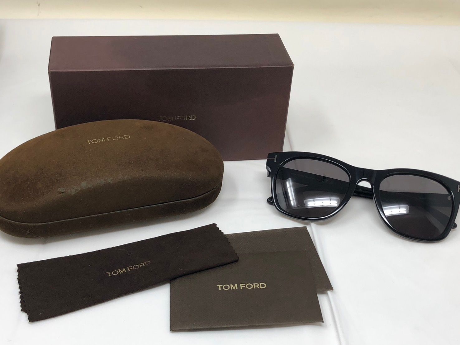 ◆TOMFORD トムフォード サングラス TF833-F 箱・ケース付き 現状品◆19507★