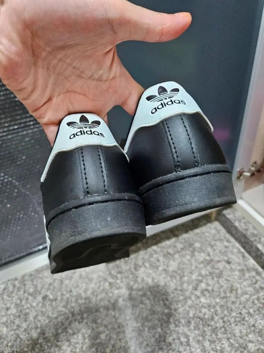 アディダス SuperStar ブラック 240