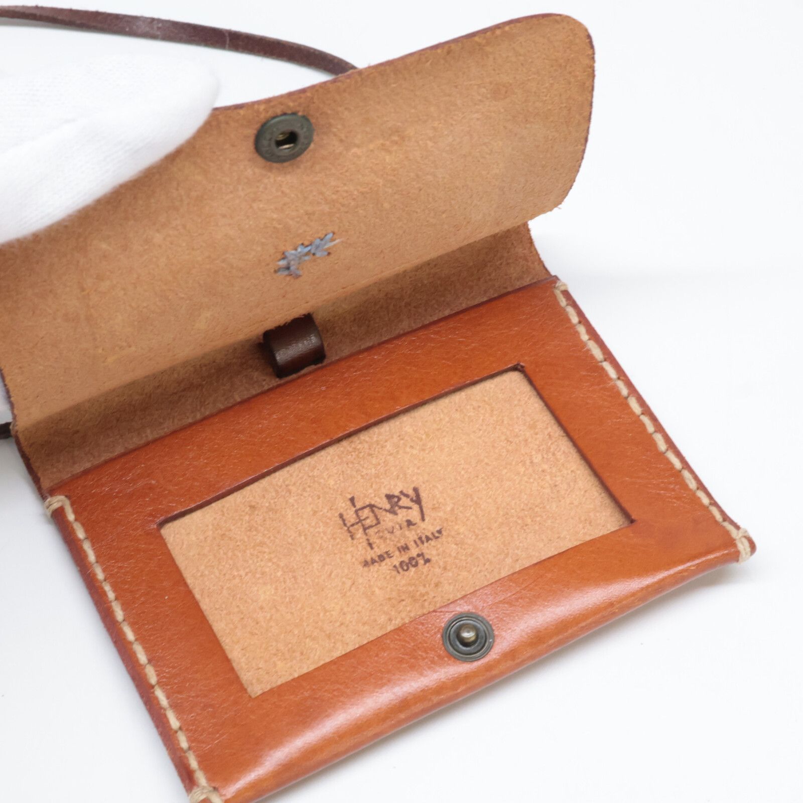 HENRY CUIR アンリークイール 犬刺繍 ネックストラップ付 レザー パス