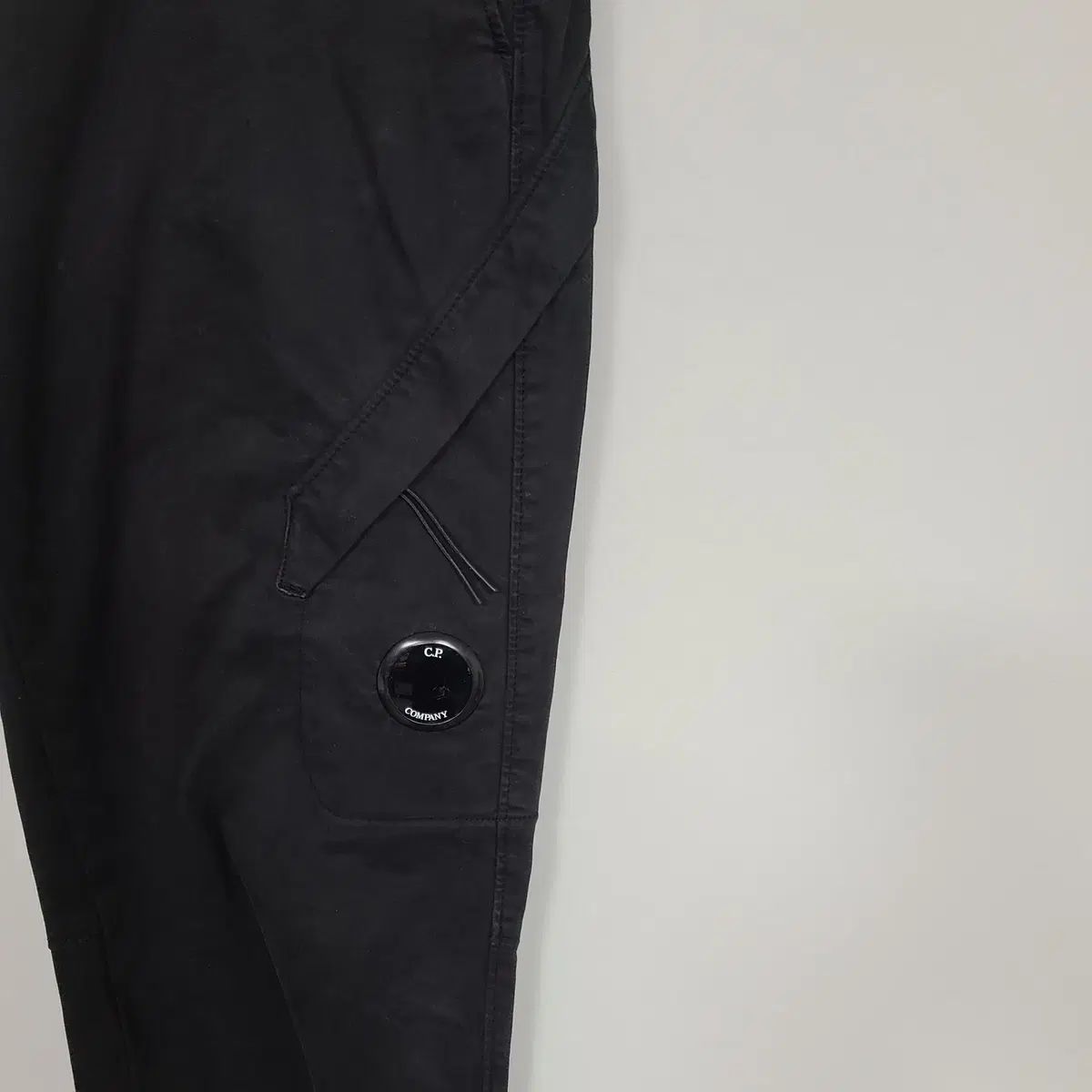 C P COMPANY シーピーカンパニー 店 冬用 レンズ パンツ ブラック 48 チノパン パンツ メンズ