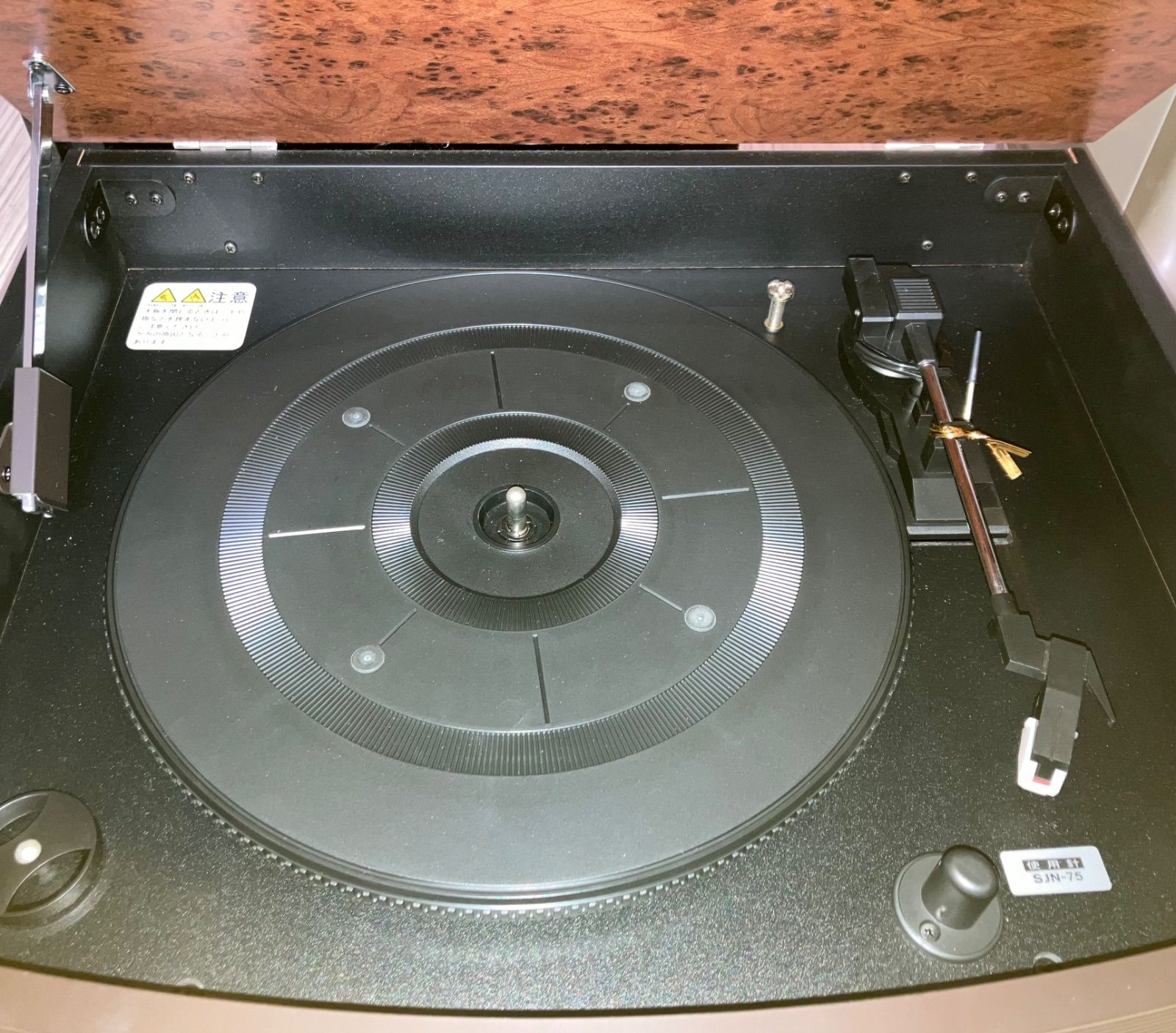 卓上型レコードプレーヤー