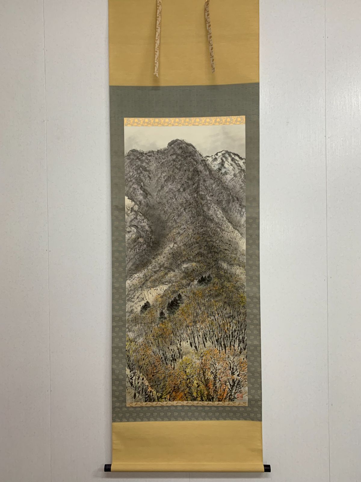 掛け軸 192 名塚桃春 秋山 日本画家 阿部六師事 新潟の人 茶掛 掛軸 古美術 骨董 お げ まとめてお取引