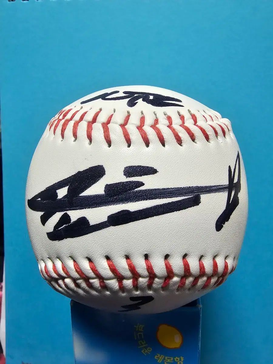ロッテ・ジャイアンツ) ユン・イン・フ サイン入りボール - メルカリ