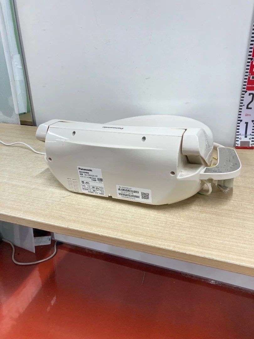 2020年製　Panasonic 温水洗浄便座（貯湯式）ホワイト Panasonic パナソニック 温水洗浄便座 貯湯式 2020年製 ホワイト／簡単