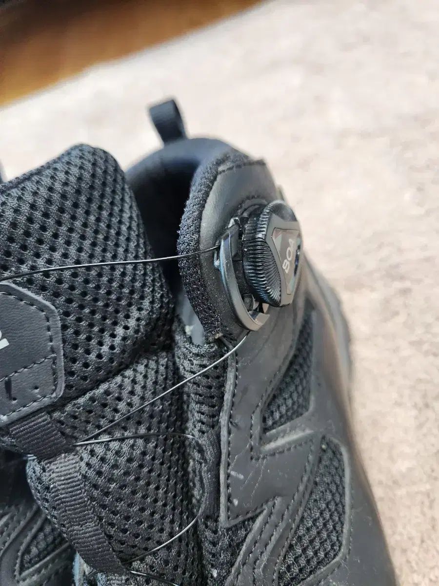 2セーフティ登山靴ダイアルスニーカー