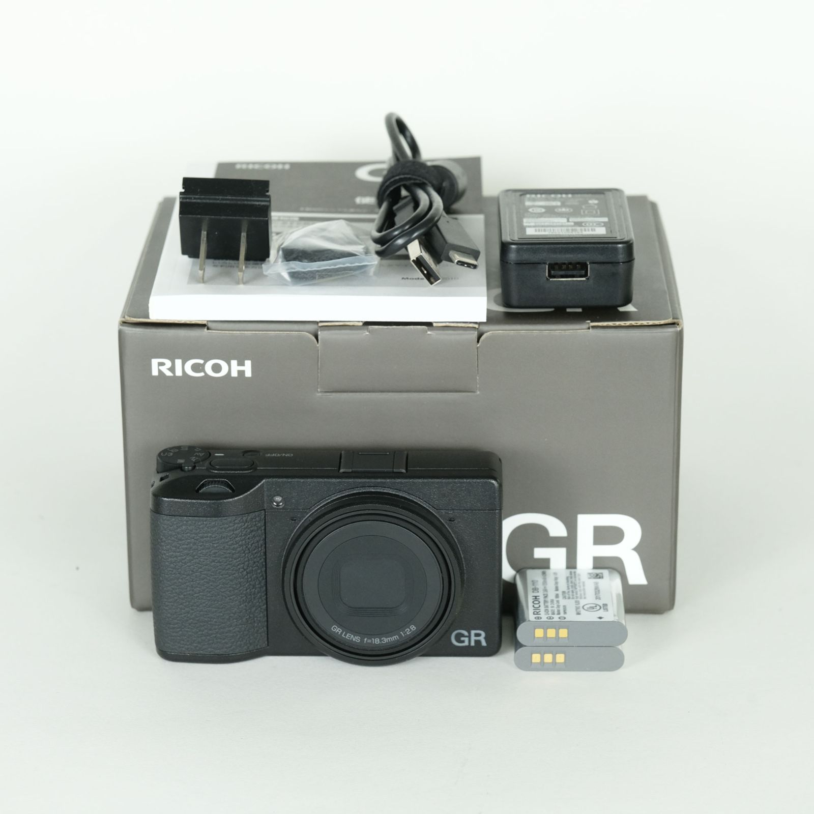 新品同様 | シャッター数28回] RICOH GR III | コンパクトデジタル