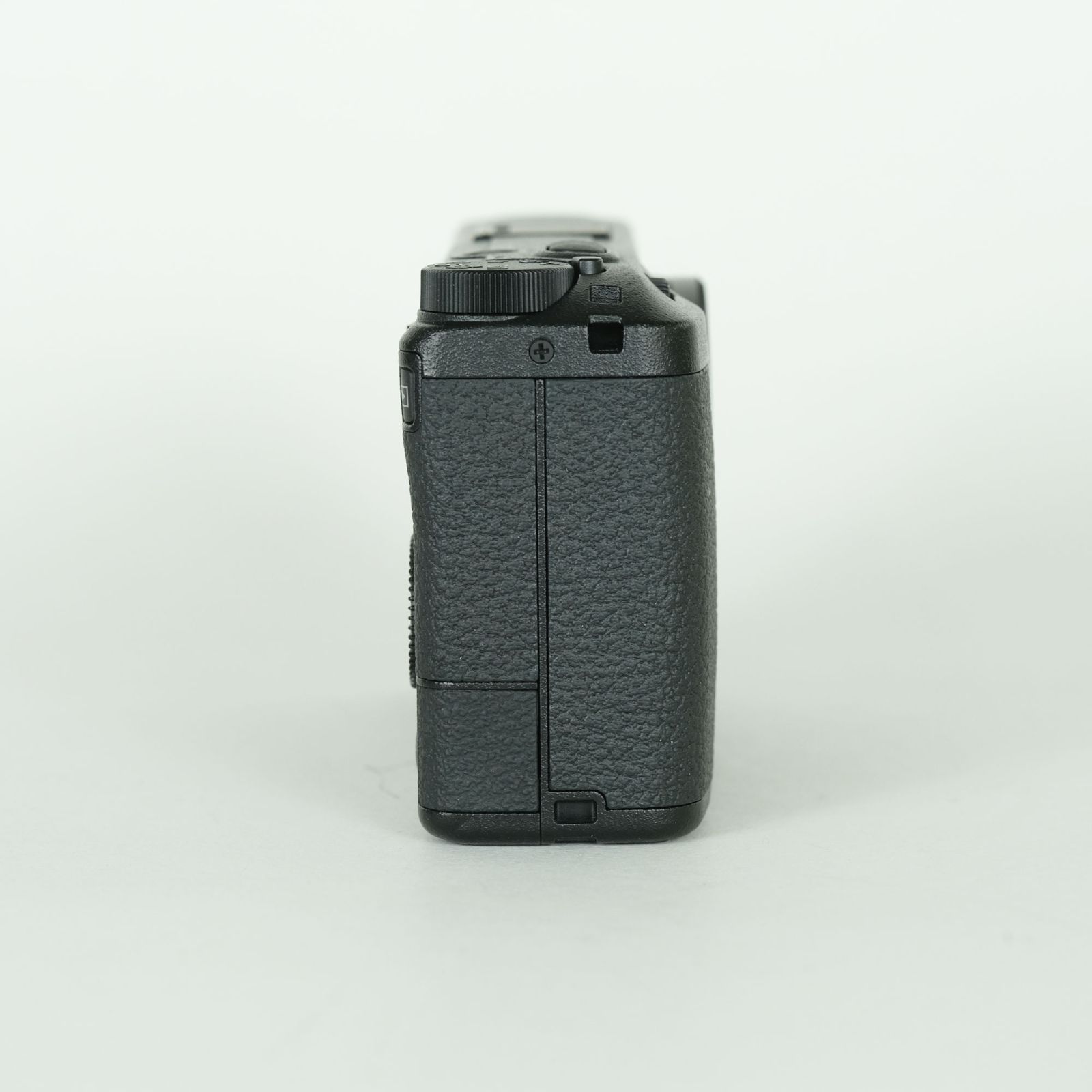 新品同様 | シャッター数28回] RICOH GR III | コンパクトデジタル