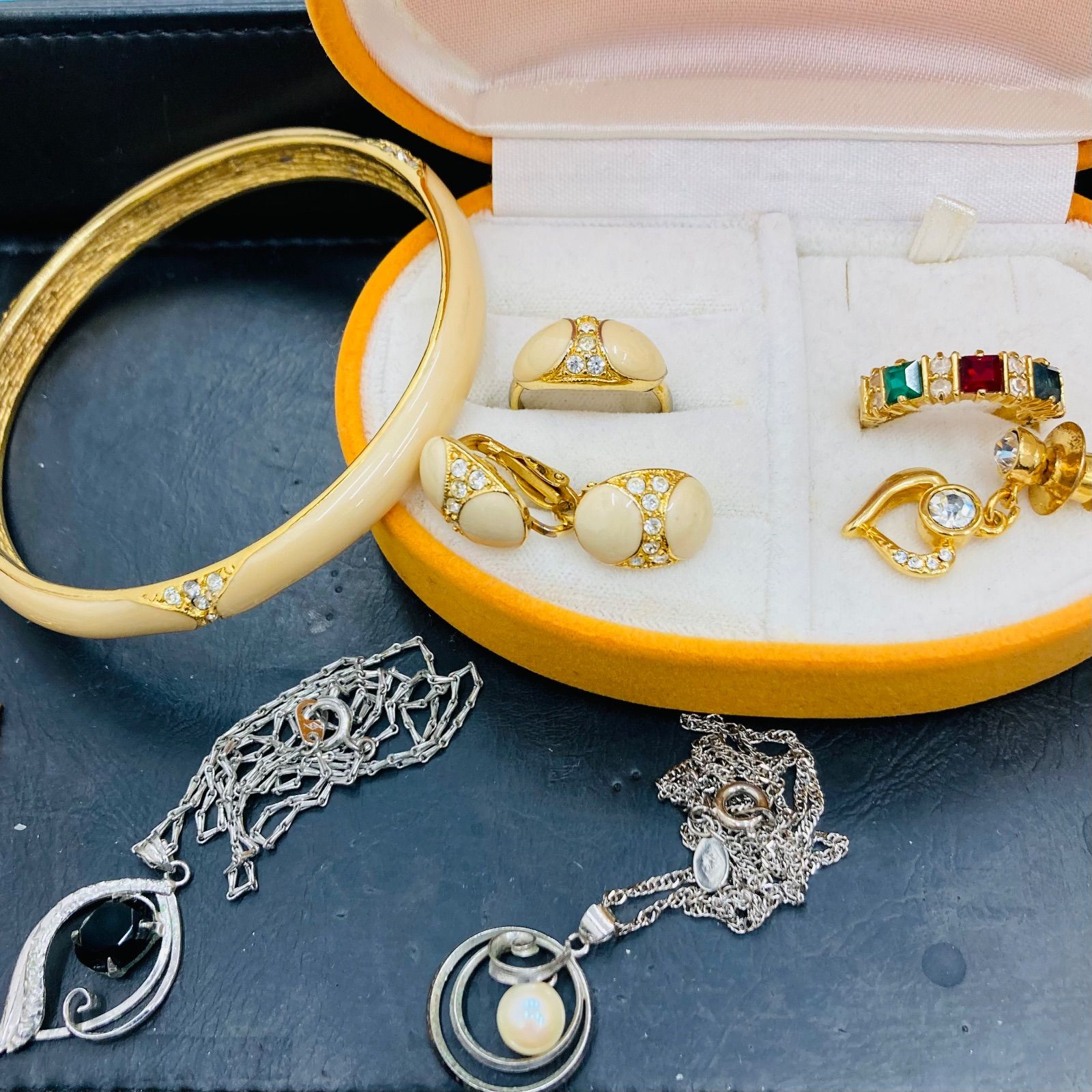 遺品整理アクセサリー - メルカリ