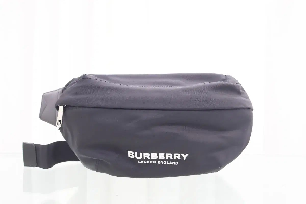 バーバリー ロゴ ソニー ヒップバッグ ベルトバッグ ブラック 8049095