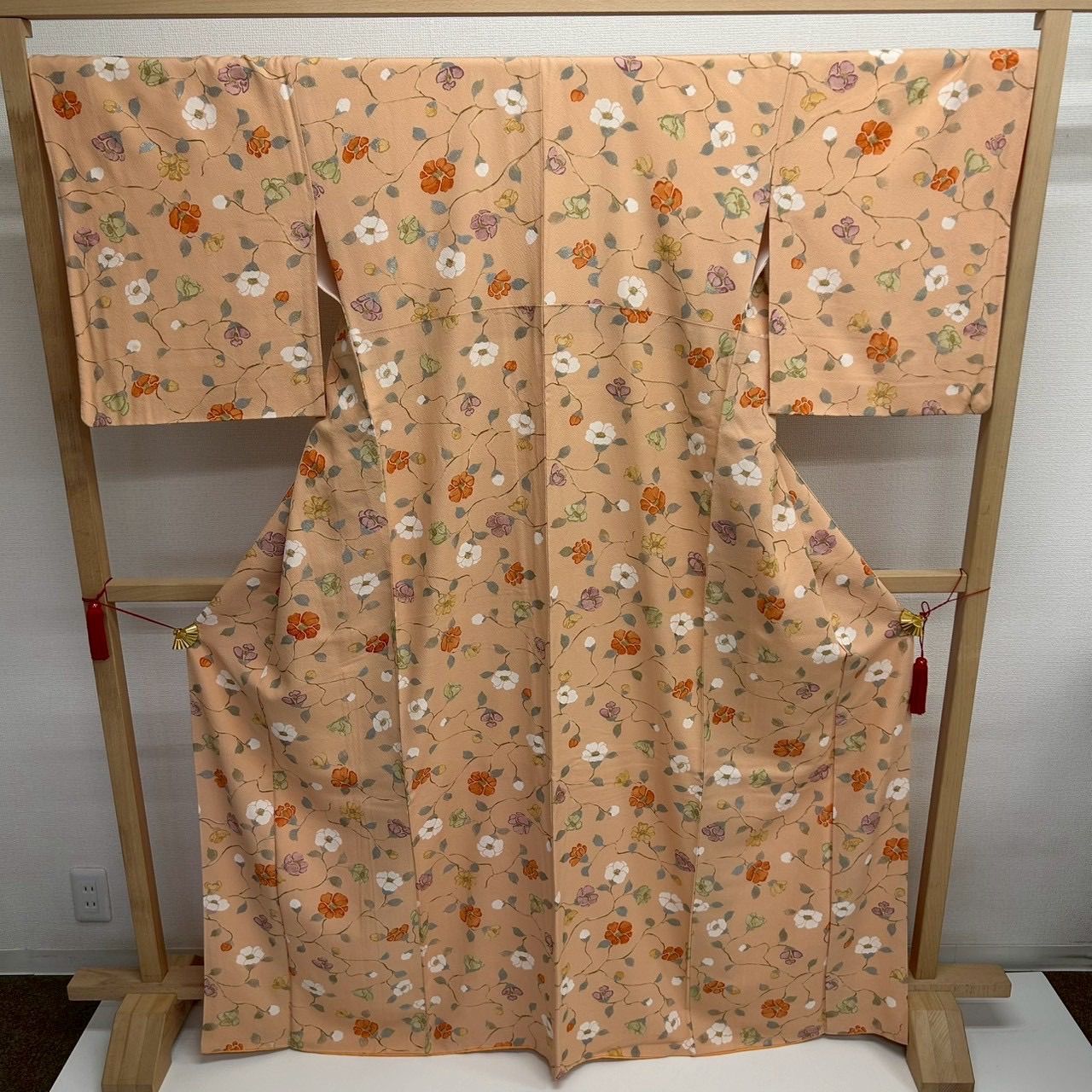 小紋 裄68 花唐草 上品な染め 縮緬 正絹 着物 MK-1860 - メルカリ