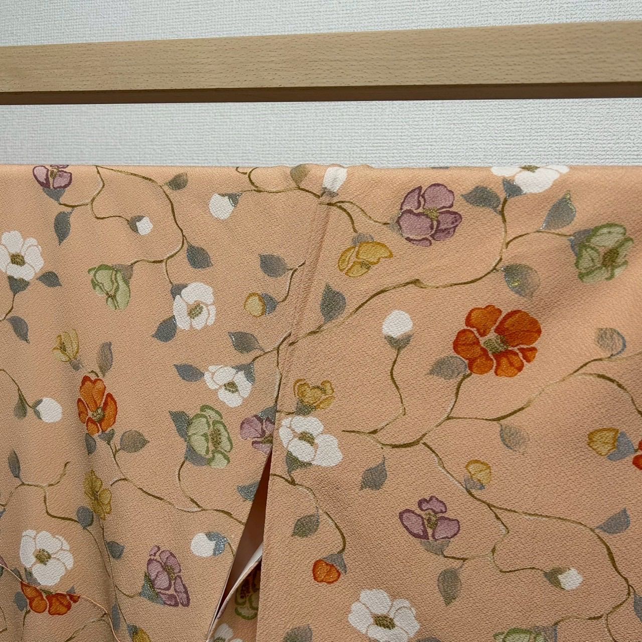 小紋 裄68 花唐草 上品な染め 縮緬 正絹 着物 MK-1860 - メルカリ