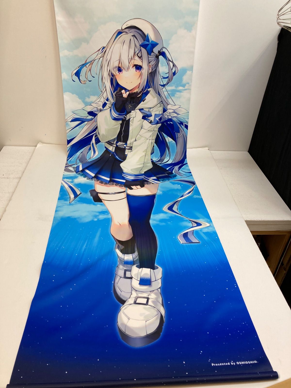 広店 等身大タペストリー 天音かなた 水着 おしおしお 718-3141