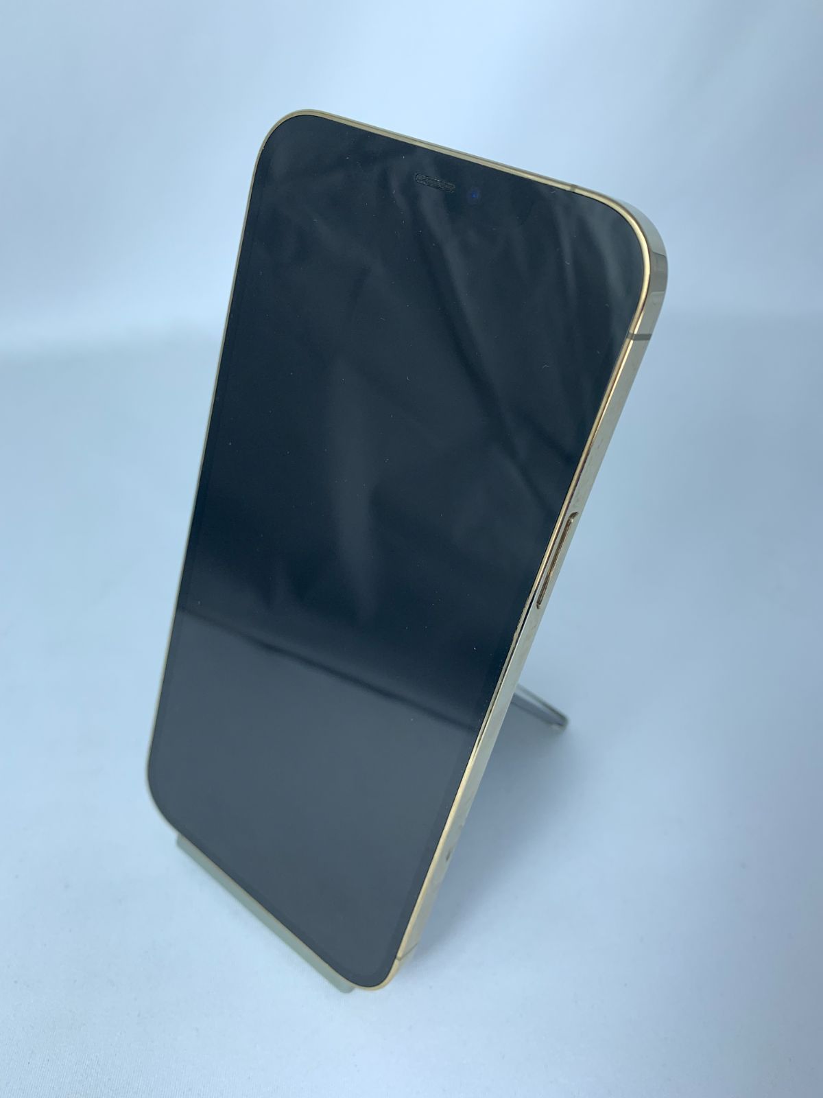 中古・画面キズ有】iPhone 12 ProMax 256GB ゴールド simロック解除済