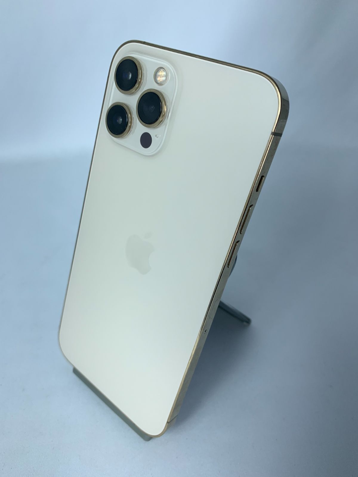 中古・画面キズ有】iPhone 12 ProMax 256GB ゴールド simロック解除済