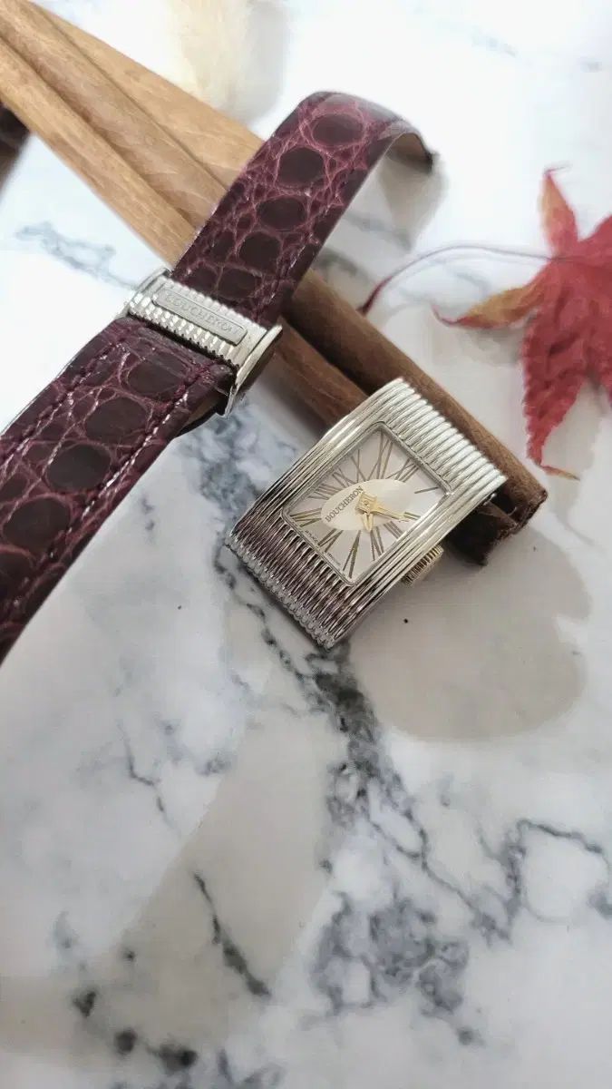 ブシュロン リーフレ ウォッチ