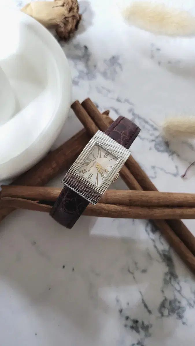 リーフレ ウォッチ