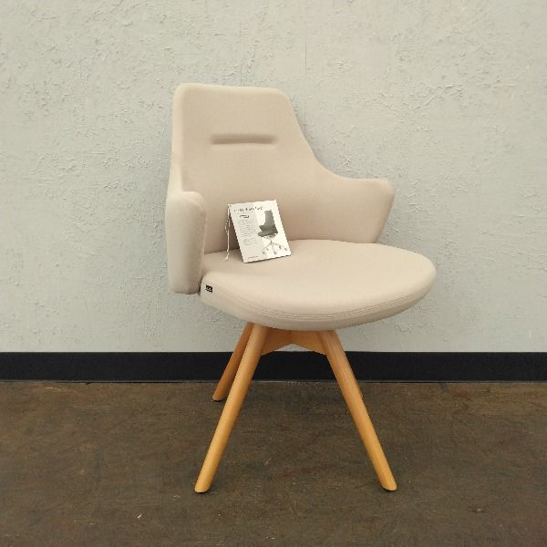 オカムラ ミーティングチェア ライブス ワークチェア CD 63 YW-FXW 2 製 ベージュ ローバック グループチェア チェア イス 椅子