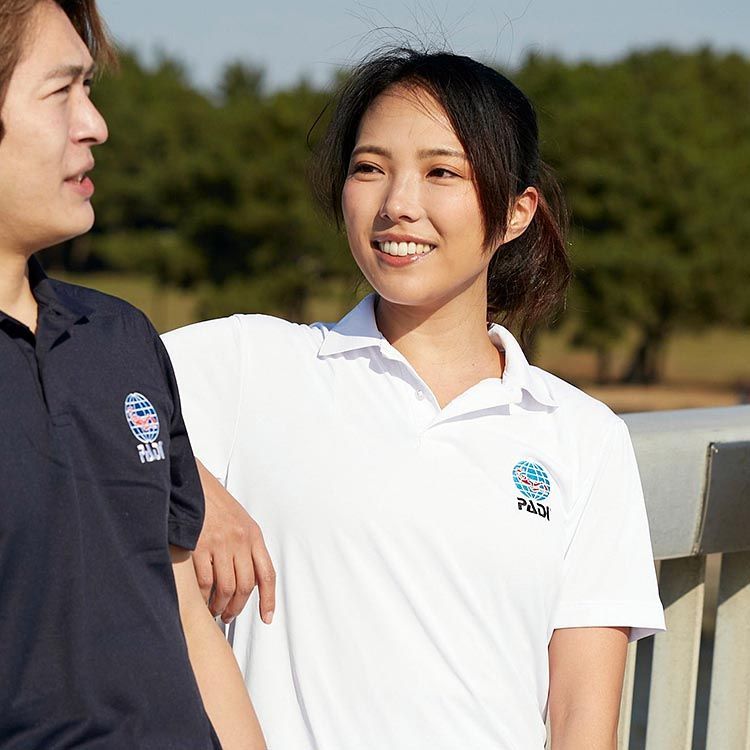 PADIクラシックロゴ ポロシャツ ホワイト ユニセックス