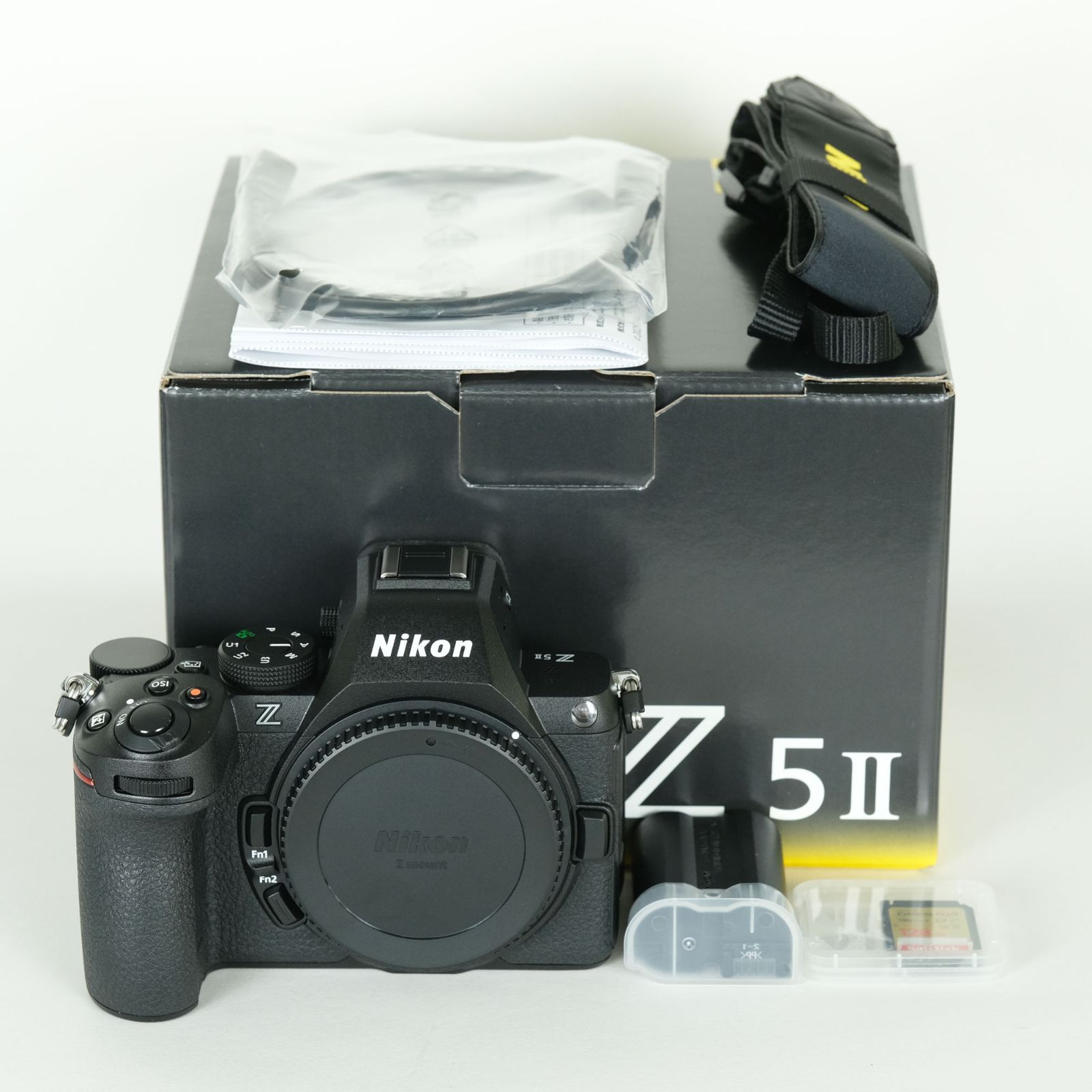 【シャッター数294回】Nikon Z5Ⅱ ボディ チャージャー付 シャッター数294回】Nikon Z5Ⅱ ボディ チャージャー付