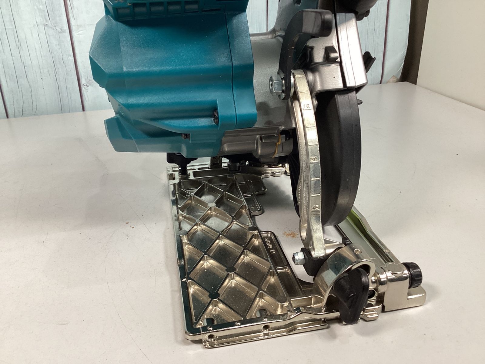 コードレスマルノコ ブルー