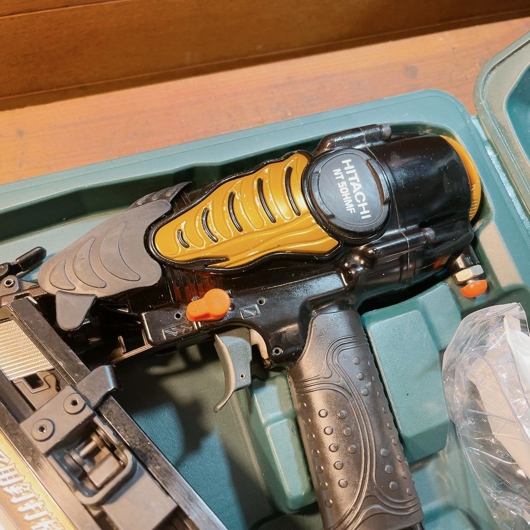 7日保証 日立 HIKOKI 高圧 釘打機 ブラッドネイラ NT 50 HMF ケース付き 動作良好
